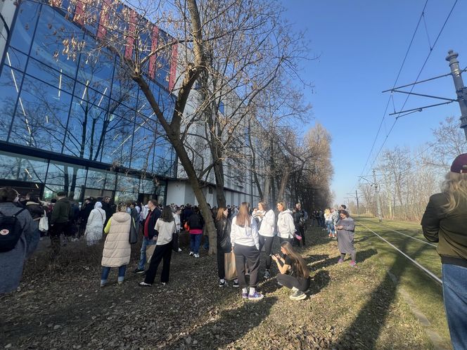 Ewakuacja w Centrum Handlowym Młociny. Na miejscu pracują służby