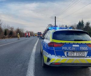 Adamowice. Bus zderzył się z tirem na DK92