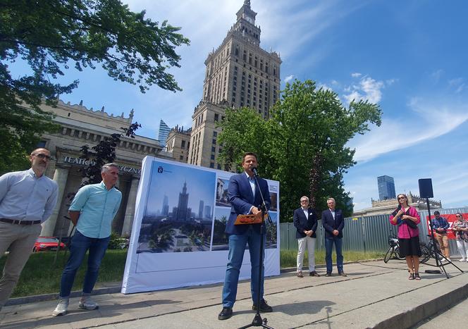 Plac Centralny w Warszawie. Rozpoczęła się budowa