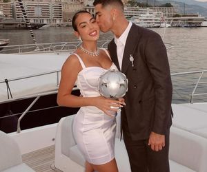 Cristiano Ronaldo zaręczył się ukochanej! Georgina Rodriguez powiedziała TAK!