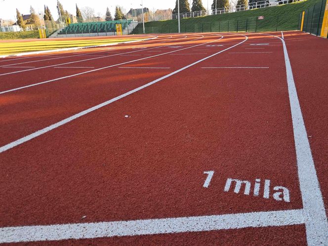 Stadion w Starachowicach gotowy. Kiedy na murawę wybiegną piłkarze?