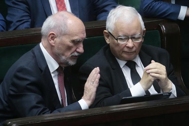 Niech pakują biurka. To już koniec koalicji.