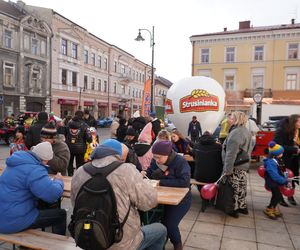 33. Finał Wielkiej Orkiestry Świątecznej Pomocy. Dziennikarze Radia ESKA rozgrzewają Tarnów pysznym żurkiem!