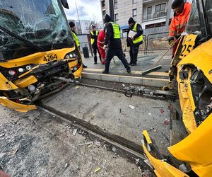 Zderzenie dwóch tramwajów w Warszawie. Wiele osób rannych