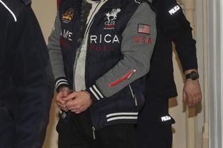 Początek procesu mężczyzny, który na ulicy odgryzł nos żonie 