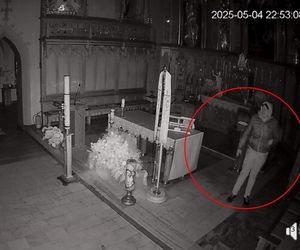 Nocna kradzież w kaliskim kościele. Sprawca ukradł wrota sakralne. Sprawę wyjaśnia policja