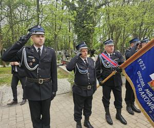 Kraków. Andrzej Duda ukląkł przed grobem posła PSL. Prezydent uczcił rocznicę katastrofy smoleńskiej