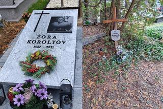Piękny, nowy grób Żory Korolyova, a obok przerażający widok. Zniszczone mogiły aktorów kultowych komedii PRL