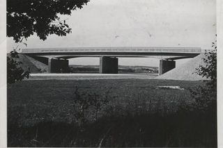 Pocztówka z lat 30. z okresu budowy Autostrady...