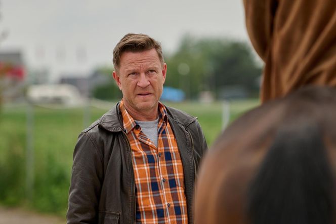 Na Wspólnej odc. 4073. Wojtek (Wojciech Błach), Juliusz (Daniel Olbrychski)