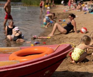 Otwierają popularne kąpieliska we Wrocławiu. Sprawdź, gdzie wybrać się nad wodę