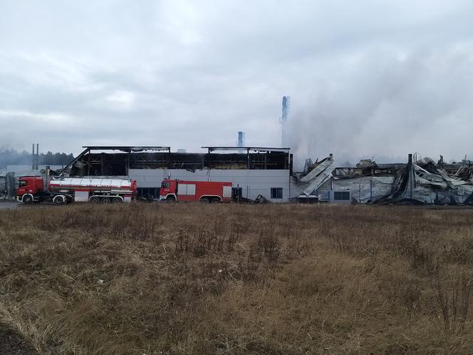 Pożar hali Cersanitu w Starachowicach