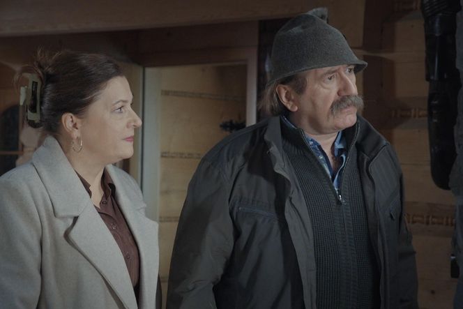 M jak miłość, odcinek 1849: Stryj Gutowski (Piotr Majerczyk), Haneczka (Elżbieta Firek)