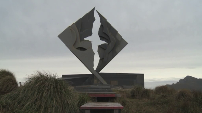 Wyspa Horn, pomnik Albatrosa