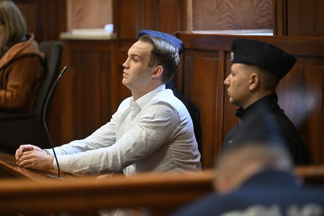 Proces Dawida Mirkowskiego o zabójstwo na Nowym Świecie. "Ja go, k***a, pociąłem!"