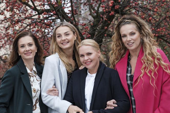 Przyjaciółki sezon 15: Anita Sokołowska (Zuza), Anka (Magdalena Stużyńska), Inga (Małgorzata Socha), Patrycja (Joanna Liszowska)