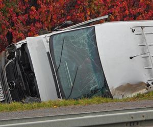Wypadek busa na S7 pod Grójcem. 11 osób rannych, w akcji śmigłowiec LPR