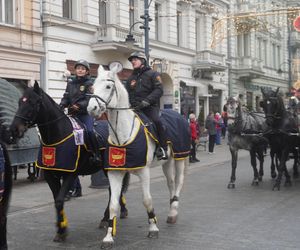 Wielka Szarża w centrum Łodzi. Oddziały konne przeszły przez Piotrkowską