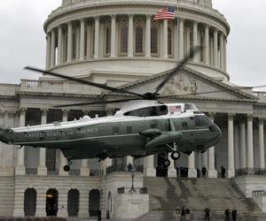  VH-3D Sea King przed Biblioteką Kongresu USA