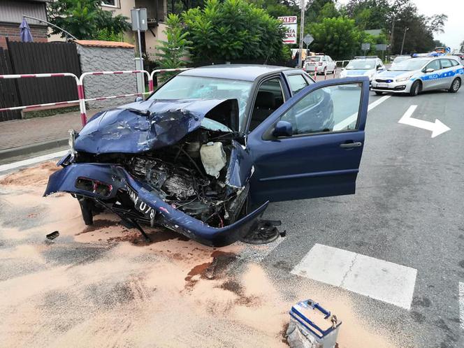 52-latka wjechała skrzyżowanie na CZERWONYM ŚWIETLE! Poważny wypadek koło Konina 