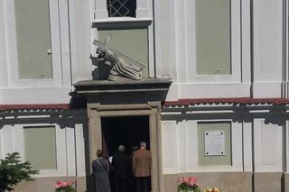 Pogrzeb ofiar wypadku w Boksycce. Zenon, Agnieszka, Paweł i Adrian zostaną pochowani razem. Relacja z uroczystości