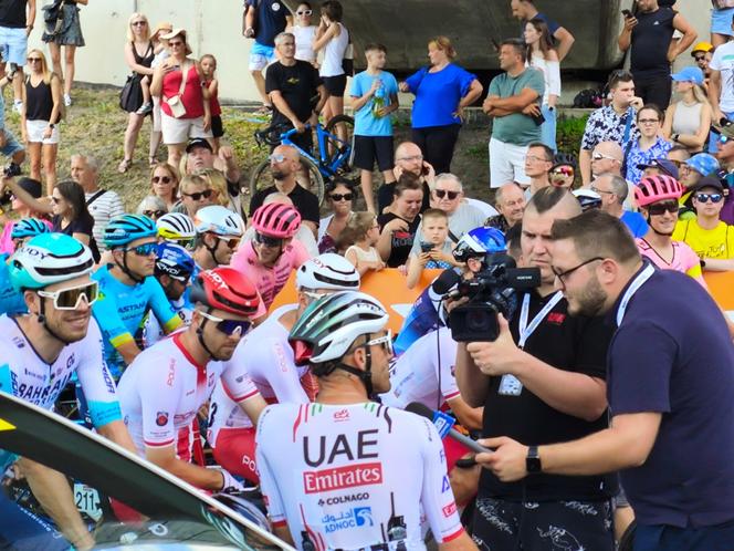 Tour de Pologne w Katowicach. Kolarze bawią się z kibicami