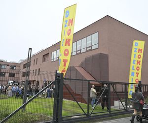 Rozpoczęcie roku w nowej szkole na Mokotowie. Zbudował ją deweloper