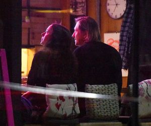 Monika Brodka winko papierosek i taksówka