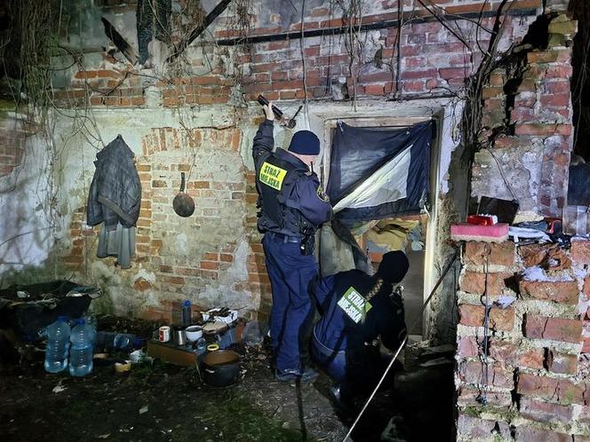 Kraków. Strażnicy miejscy uratowali dwóch mężczyzn. „Mogło dojść do tragedii”