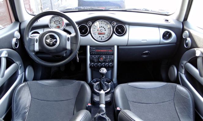 MINI Cooper 2003 rok