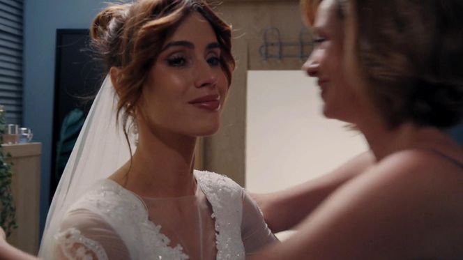 M jak miłość nowy sezon. Kama (Michalina Sosna), Ania (Alina Szczegielniak)