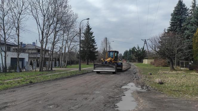 Drogowcy mają wiele pracy po zimie. Sprawdź, na których osiedlach się pojawią