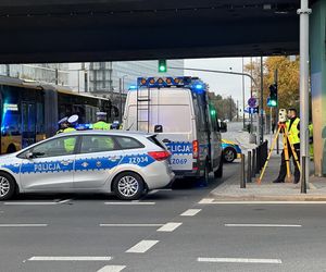 Warszawa. Wypadek na rondzie Tybetu. Tomasz U. przebywał na wolności mimo doprowadzenia do katastrofy autobusu [ZDJĘCIA].