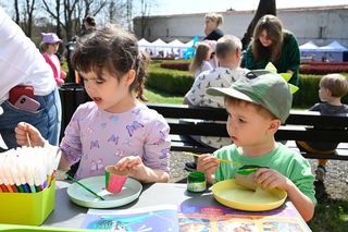 Magia Wielkanocy w Będzinie! Było rękodzieło, smakołyki i zabawy dla dzieci. Zobaczcie zdjęcia
