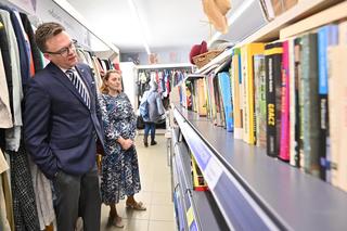 Hołownia powrócił w rodzinne storny. nie uwierzysz jaki został prezent!