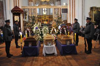 Pogrzeb ofiar masakry w Kamieniu Pomorskim