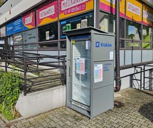 W Krakowie przybywa lodówek pełnych dobra. MOPS uruchomił cztery nowe jadłodzielnie [GALERIA]