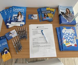 Wakacyjny patrol Eska Summer City w olsztyńskim oddziale Szkoły Policealnej Pascal