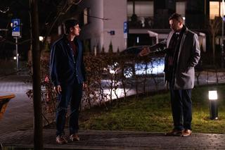 Na dobre i na złe, odc. 885: Krzysztof Radwan (Mateusz Damięcki), Jacek Marcinkowski (Mateusz Rusin)