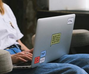 AI nie odbiera „jeszcze” ludziom pracy. Wkrótce straci ją, co czwarty pracownik 