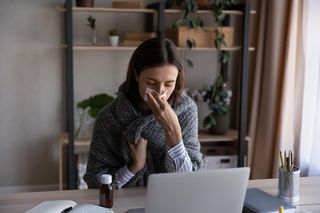 Stratus zbiera żniwo za granicą. Wirusolog: w Polsce brakuje szczepionek