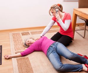 Jak rozpoznać OMDLENIE? Jakie są objawy omdlenia?