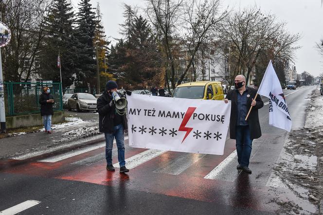 Międzymiastowy protest samochodowy pod Radiem Maryja. Strajkowali w Święto Trzech Króli