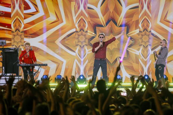 Wakacyjna Trasa Dwójki: Wielkie święto w Stalowej Woli! 30 lat disco polo wielkie gwiazdy i niesamowite duety!