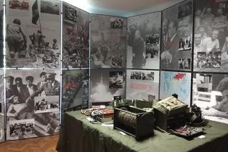 Teoria głosiła, że w razie potrzeby pomieściłby również 100 osób z zapasami na 2-3 tygodni.