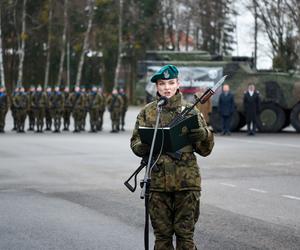 Olsztyn. Ponad 400 żołnierzy złożyło przysięgę. W uroczystości wziął udział szef MON [ZDJĘCIA]