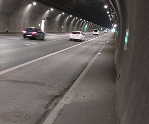Tunel na zakopiance S7, pod Luboniem Małym 