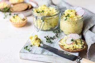 Chrzanowa pasta jajeczna: przepis na idealne smarowidło do kanapek