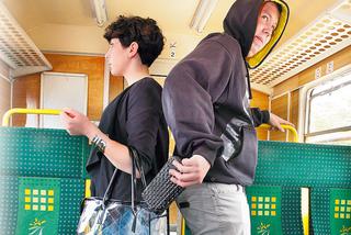 WAKACJE 2012: UWAŻAJ na kieszonkowców. Nie daj się okraść w pociągu
