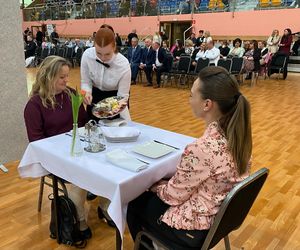 Znamy wyniki Mistrzostw Młodych Kelnerów. Zwyciężyła uczennica siedleckiej „Samochodówki”